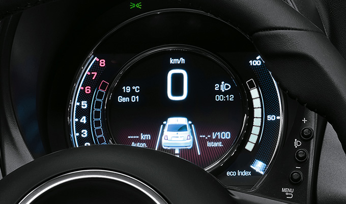 Dijital renkli TFT gösterge panosu, CarPlay™/Android Auto™ özellikli Uconnect™ 7 '' DAB radyo